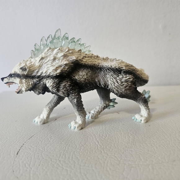 Schleich Eldrador Creatures SNOW WOLF Multicolor Figure 42452 - Picture 3 of 6